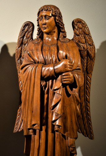 18th century - 18th century Flamish linden wood &quot;Archangel&quot;